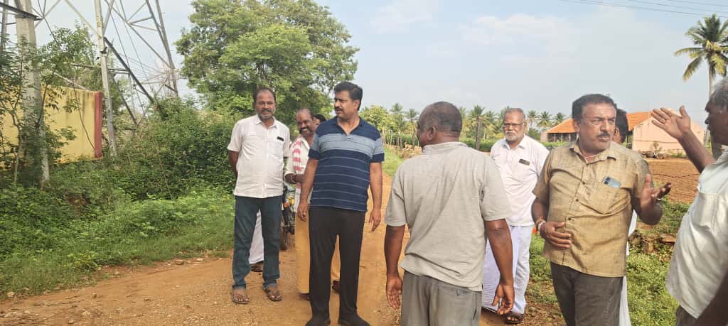 MLA M.R. inspected the site for construction of road and short bridge in Hanur. Manjunath
