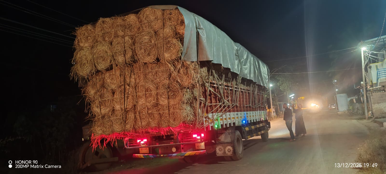 Illegal transportation of paddy straw towards Tatamilunad - Why is Chamarajanagar district administration silent?
