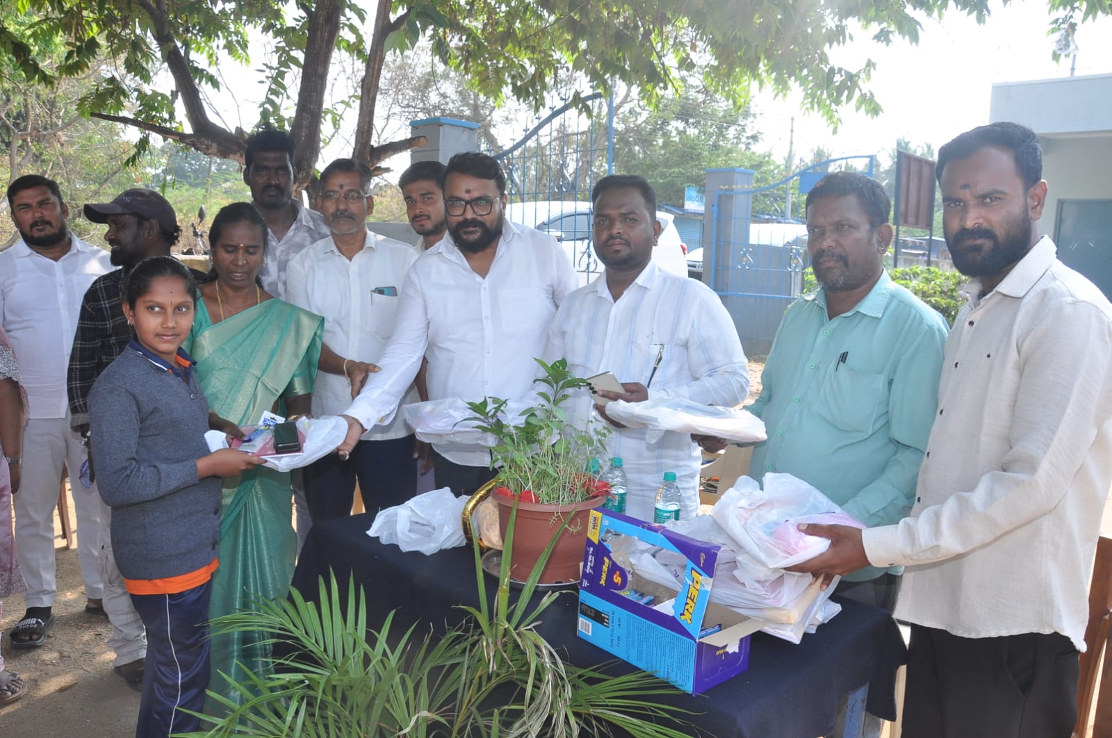 Birthday celebration of MLA AR Krishnamurthy's son Srivardhan