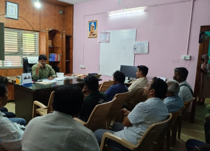 ಕೊಳ್ಳೇಗಾಲ- ಗೌರಿ ಗಣೇಶ ಹಬ್ಬದ ಸಮಯದಲ್ಲಿ ಅಕ್ರಮ ಮದ್ಯಮಾರಾಟ ಕಂಡು ಬಂದಲ್ಲಿ ಕಟ್ಟುನಿಟ್ಟಿನ ಕ್ರಮ - ಸಿ.ಎಂ.ದಯಾನಂದ