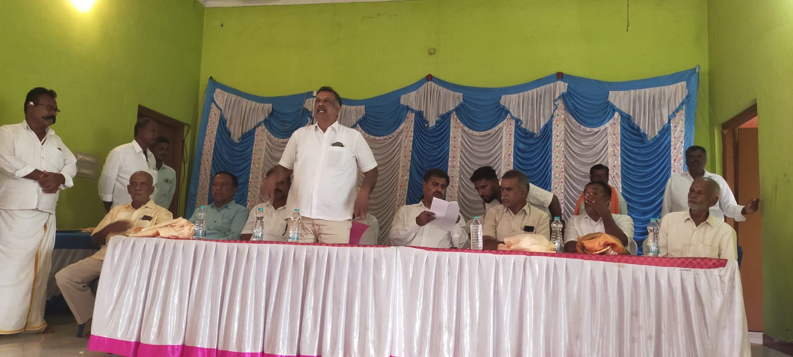 ಹನೂರು ಕ್ಷೇತ್ರದ ಭಗೀರಥ ಶಾಸಕ ಮಂಜುನಾಥ್ - ಉಪ್ಪಾರ ಹಾಗೂ ಕಾಂಗ್ರೆಸ್ ಮುಖಂಡ ಶಿವಕುಮಾರ್ ಬಣ್ಣನೆ
