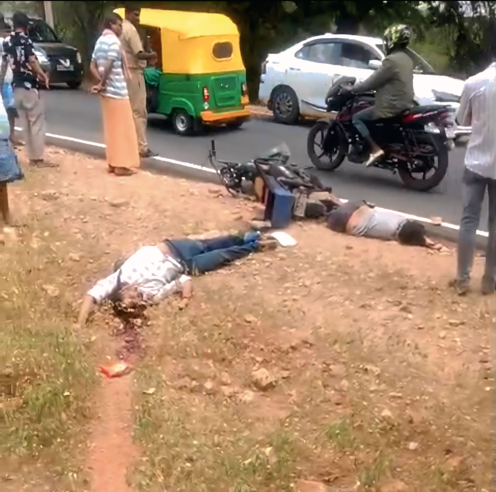 ಹನೂರು ಭೀಕರ ಅಪಘಾತ ಇಬ್ಬರು ಸಾವು