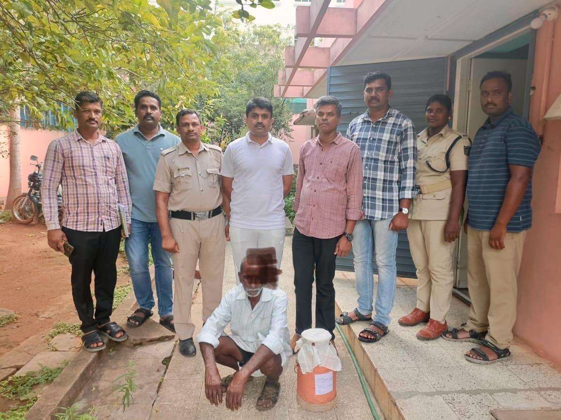 ಅಬ್ಕಾರಿ ದಳದಿಂದ ಒಣಗಾಂಜ ಜಪ್ತಿ ಓರ್ವನ ಬಂಧನ
